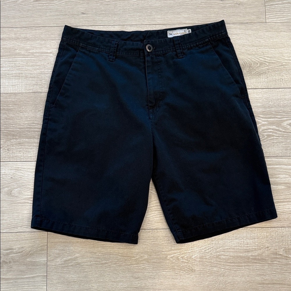 Men’s Volcom Frickin Chino Black Shorts size 36